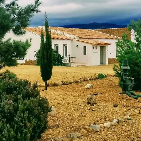 2-bed With Pool Garden & Parking Near Serón