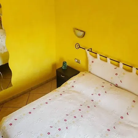 2-bed With Pool Garden & Parking Near Villa *